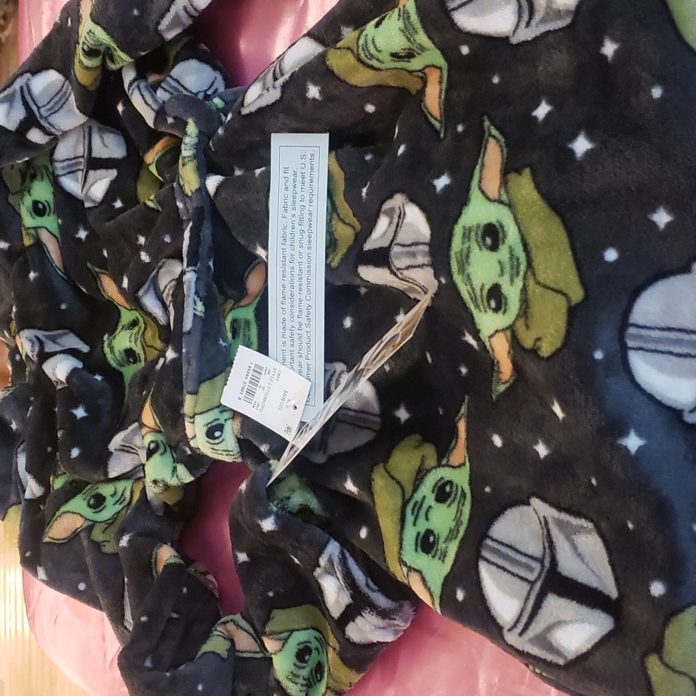 Robe - Picture 4 of 8